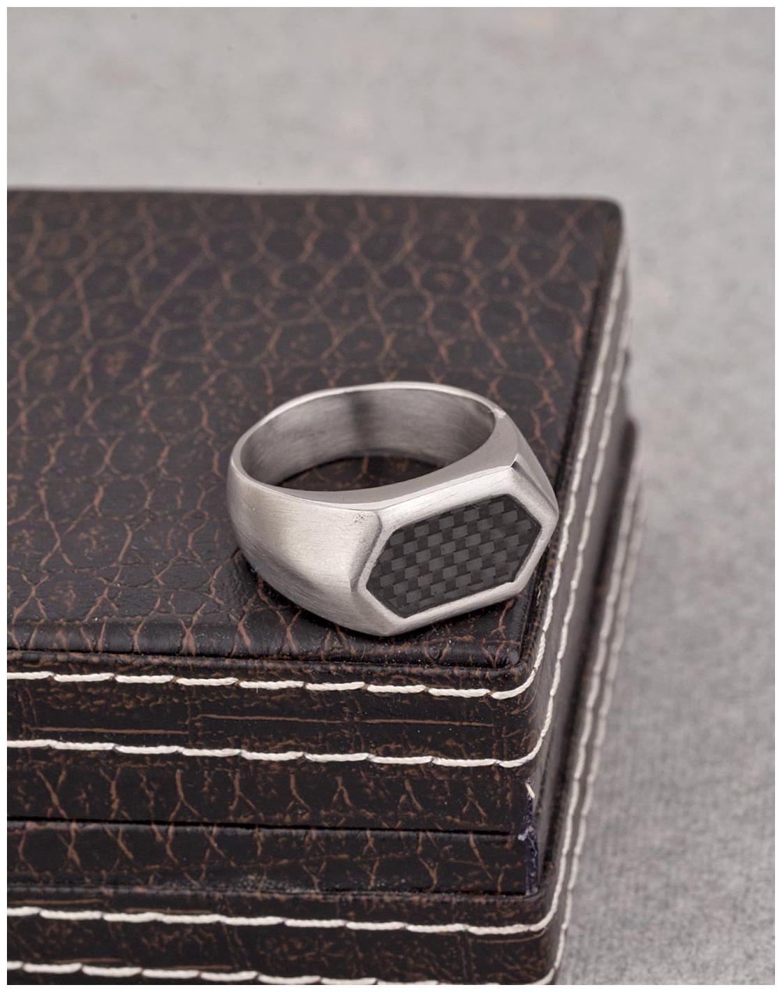 

Voylla Standout Silver Plated Stainless Steel Ring