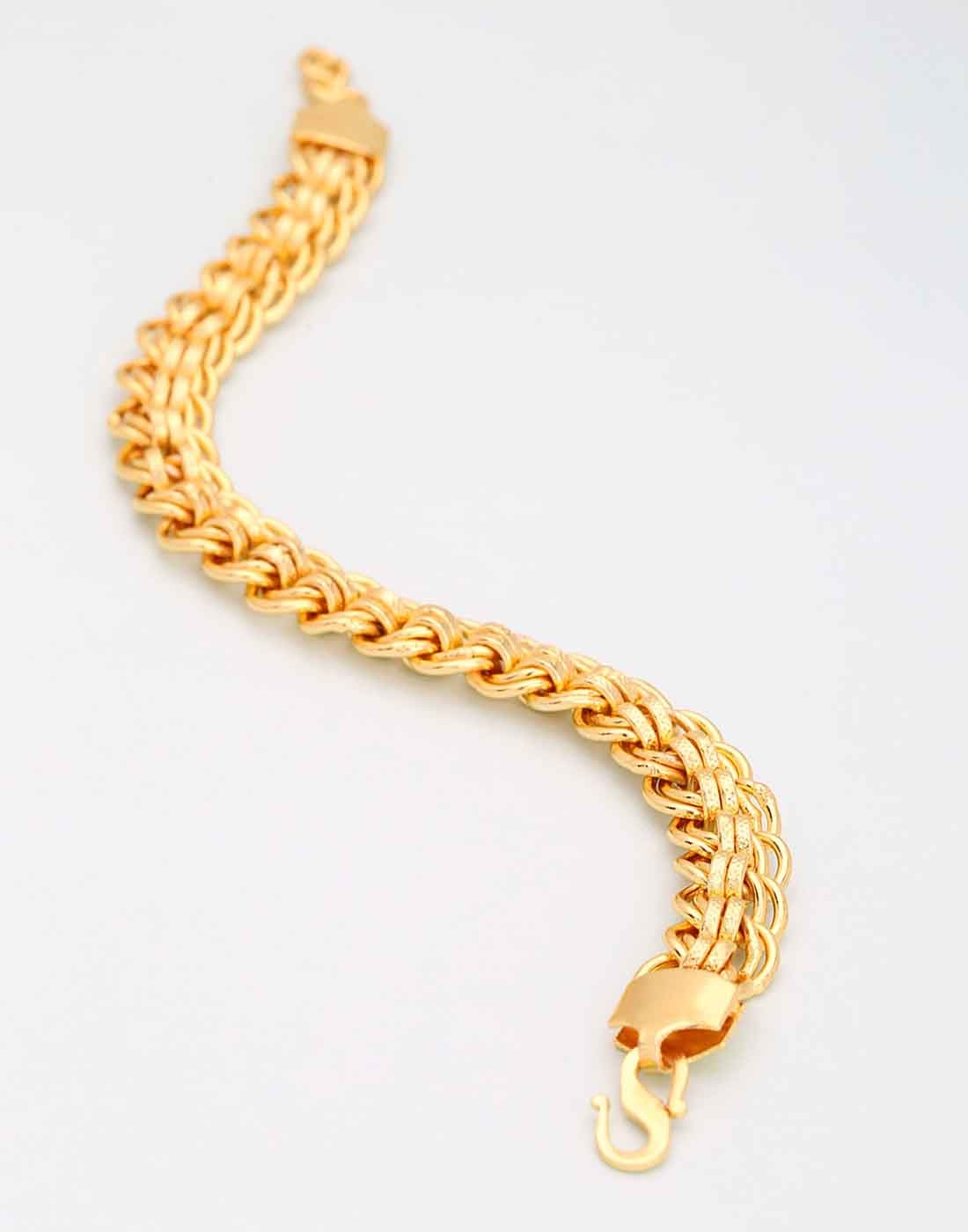 

Dare by Voylla Stylish Link Designer Bracelet for Men In Yellow Gold
