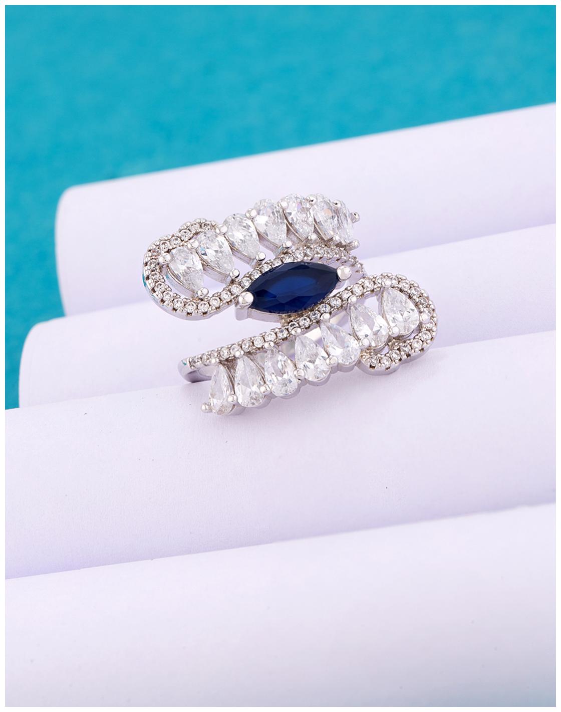 

Voylla Women s Cutwork Pattern Ring