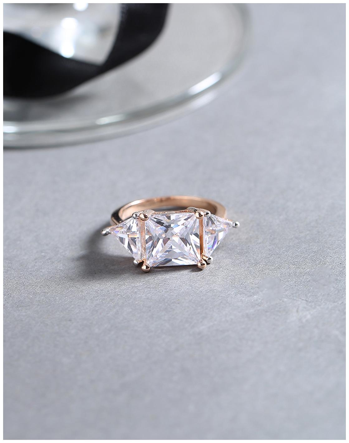 

Voylla Zircon Gemstone Adorned Rose Gold Plated Ring