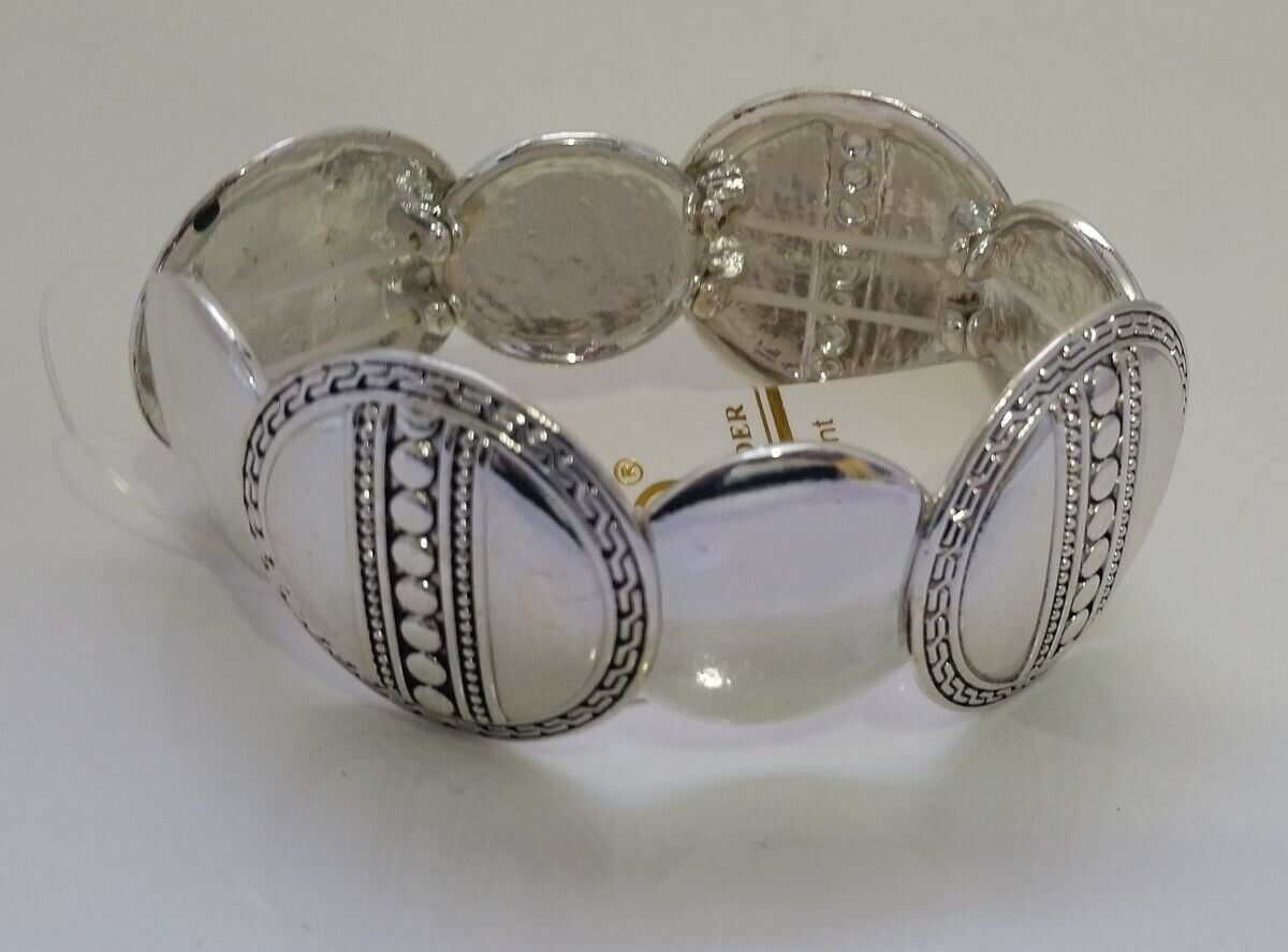 

Western Style Silver-tone Metal linked Medallions Stretched Bracelet y8-4 22