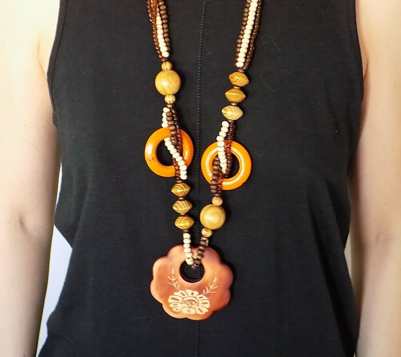 

Women Trendy Atistic Flowers Wood Beads Fashion Necklace