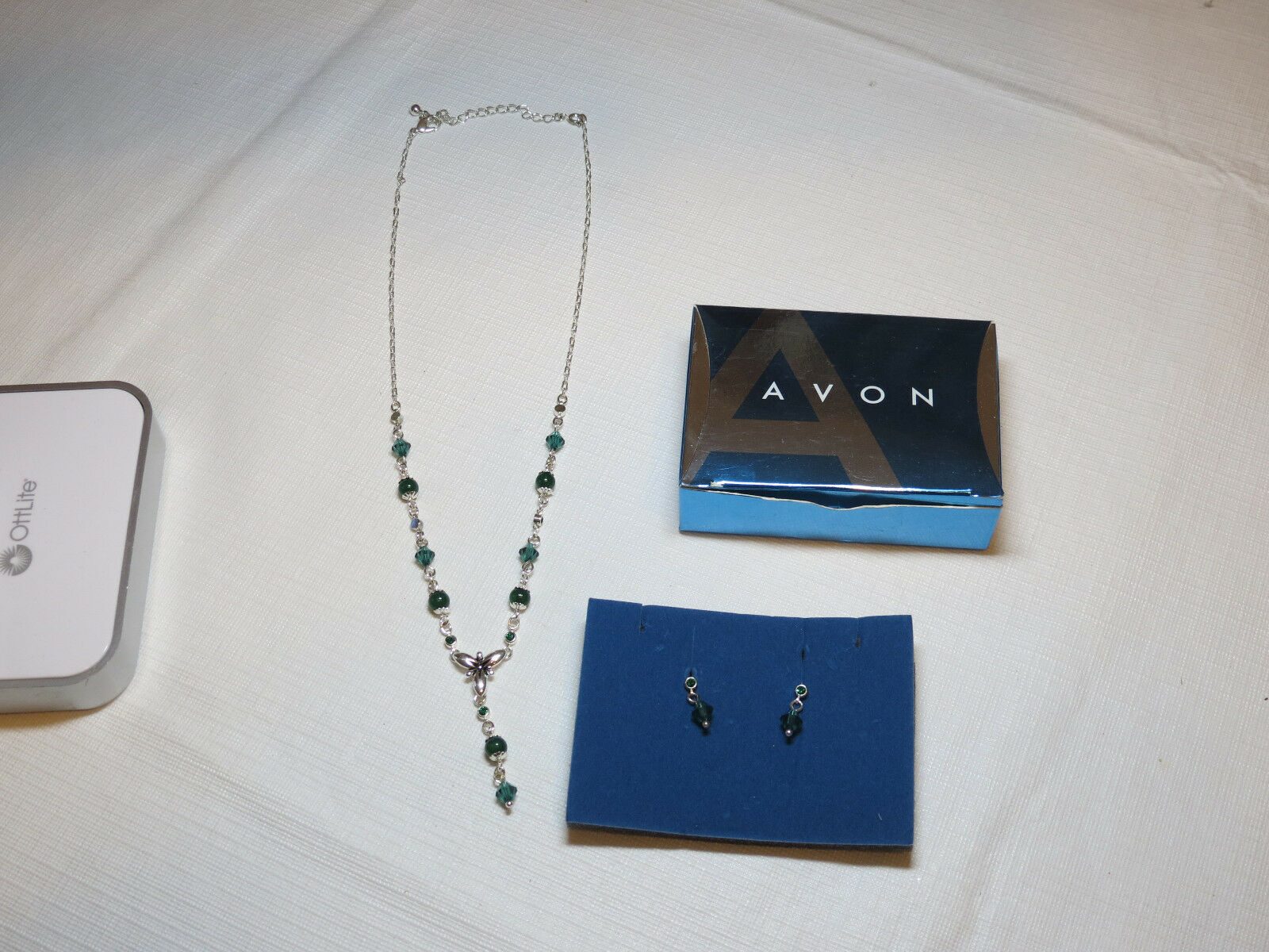 

Womens Avon Shades of Brights Y Necklace Earrings gift set grn F3194621 NIB