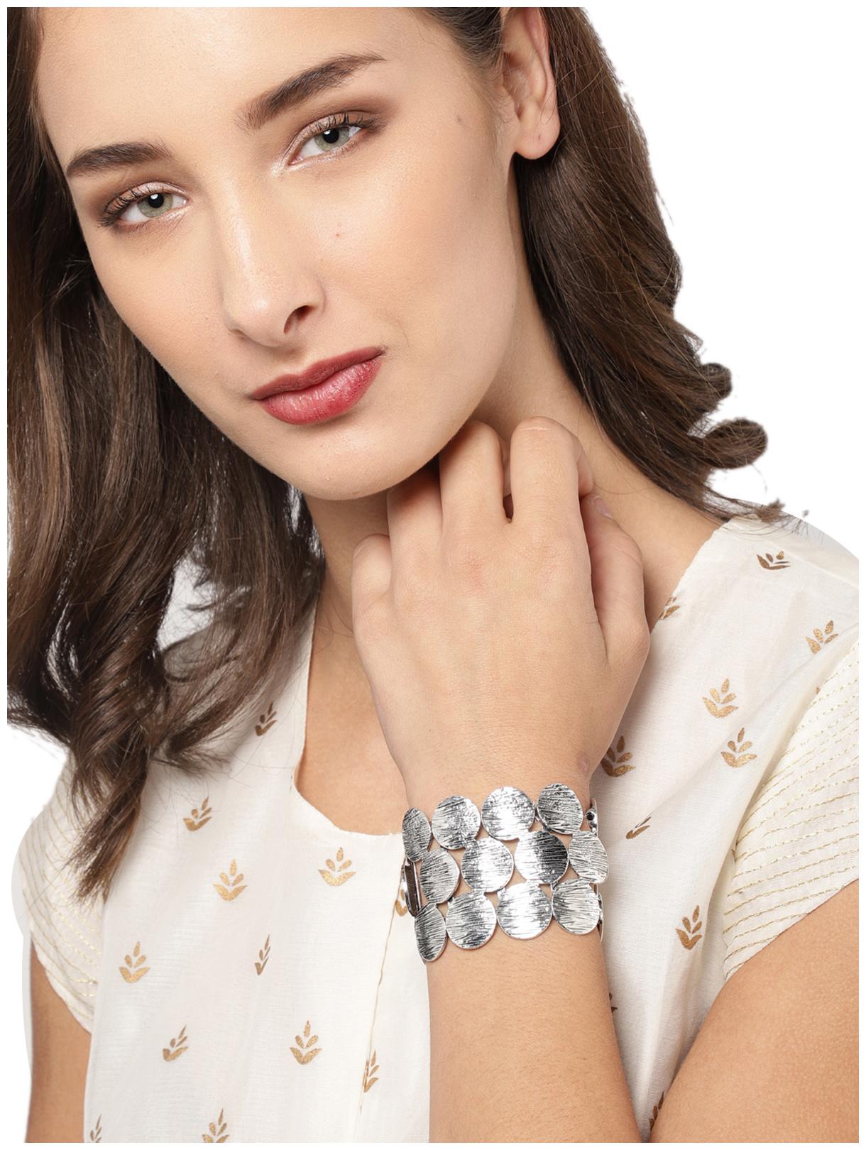 

Zaveri Pearls Antique Silver Tone Western Look Freesize Kada-ZPFK8473