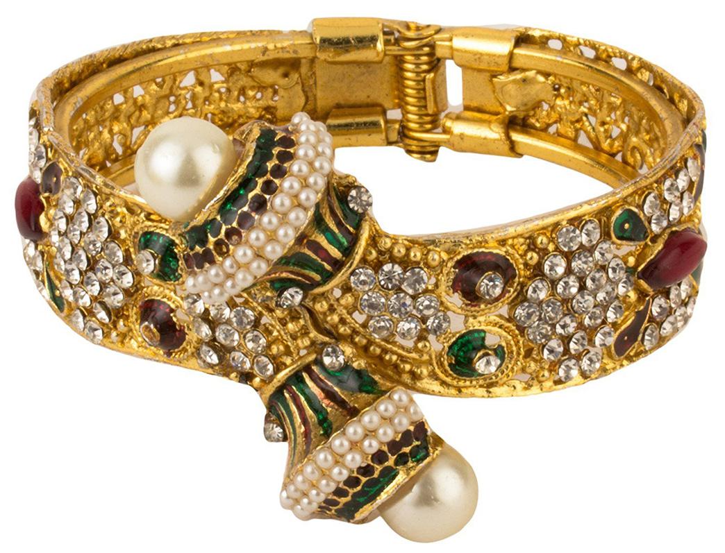 

Zeneme Precious looking Gold plated Bracelet