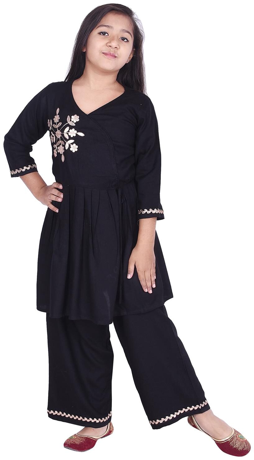 

A - TEX INDIA Girl s Rayon Embellished 3 4th sleeves Kurti salwar set - Black