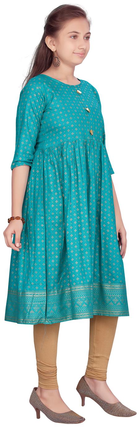 

Aarika Girl s Cotton Printed 3 4th sleeves Kurta kurti - Green