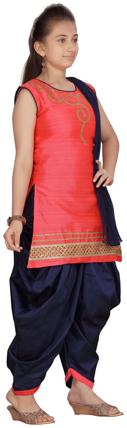 

Aarika Girl s Silk Embellished Sleeveless Kurti salwar set - Red