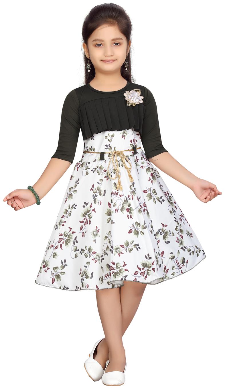 

Aarika Green White Cotton Blend 3 4th Sleeves Knee Length Princess Frock ( Pack of 1 )