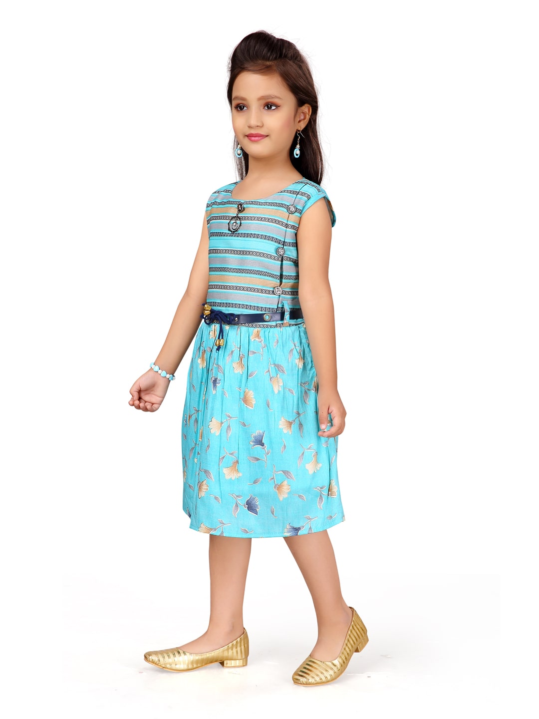 

Aarika Blue Cotton Sleeveless Knee Length Princess Frock ( Pack of 1 )
