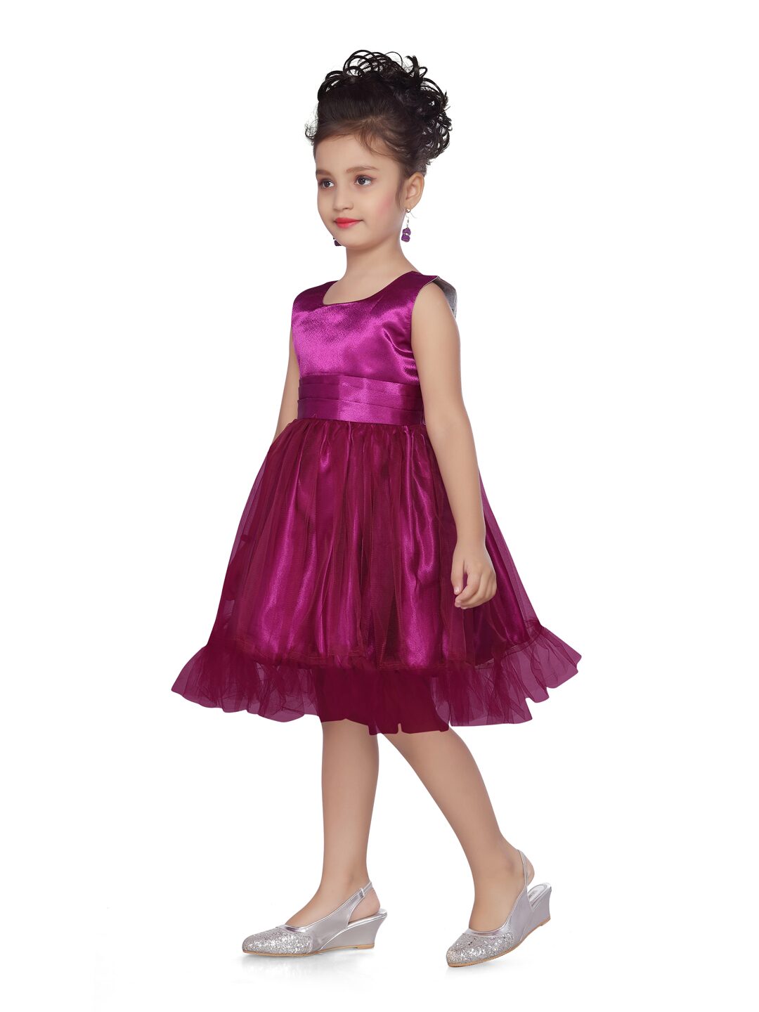 

Aarika Purple Cotton Sleeveless Knee Length Princess Frock ( Pack of 1 )