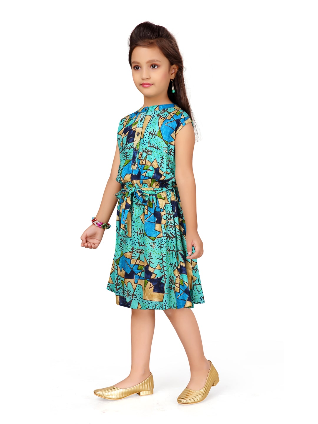

Aarika Green Silk Sleeveless Knee Length Princess Frock ( Pack of 1 )