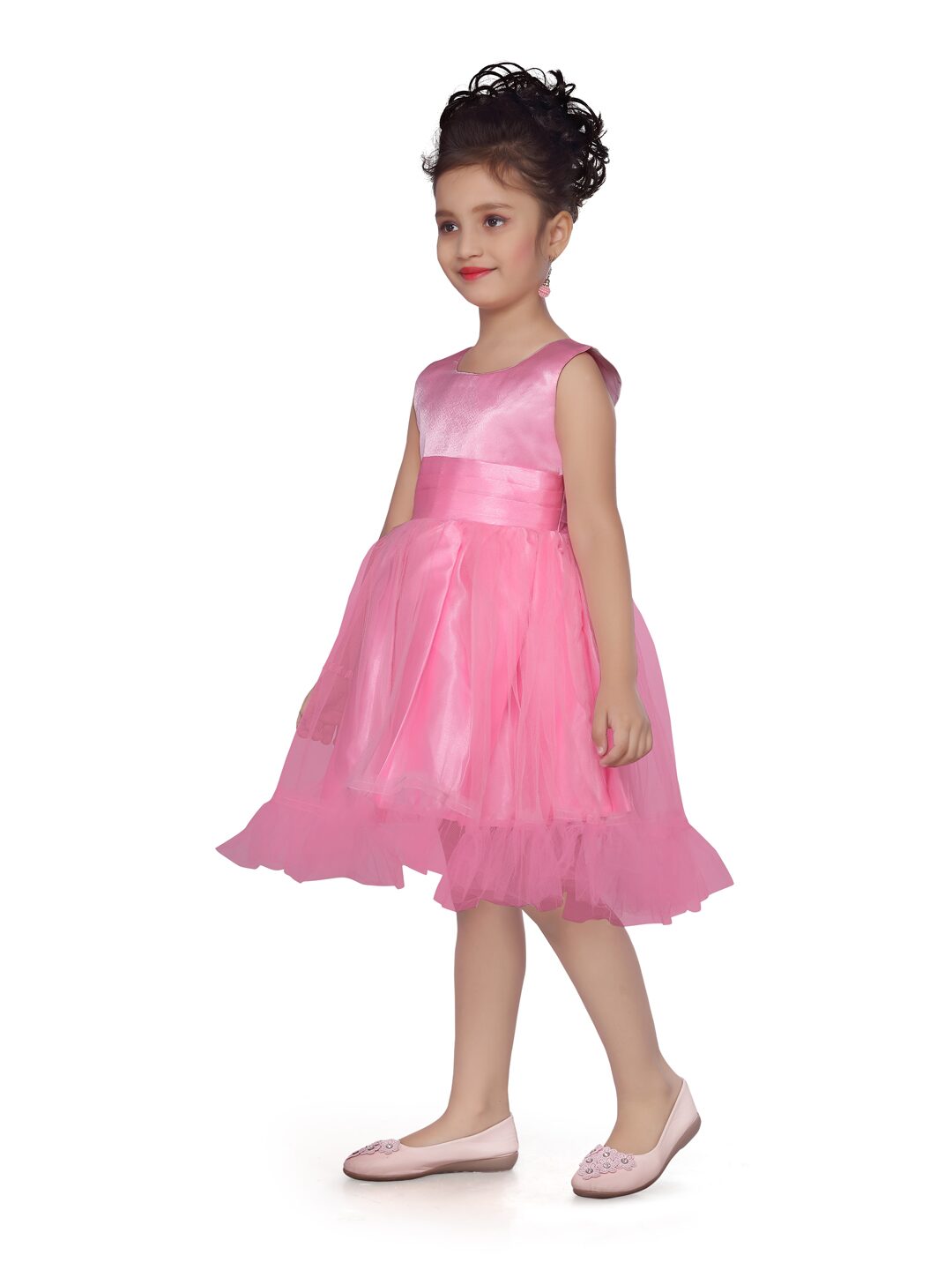 

Aarika Pink Cotton Sleeveless Knee Length Princess Frock ( Pack of 1 )