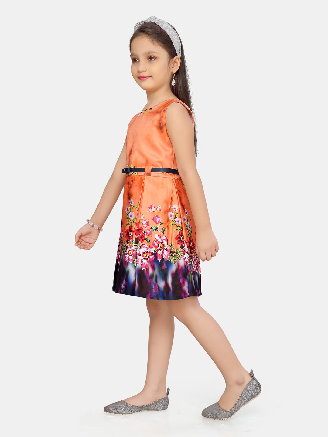 

Aarika Orange Satin Sleeveless Knee Length Princess Frock ( Pack of 1 )