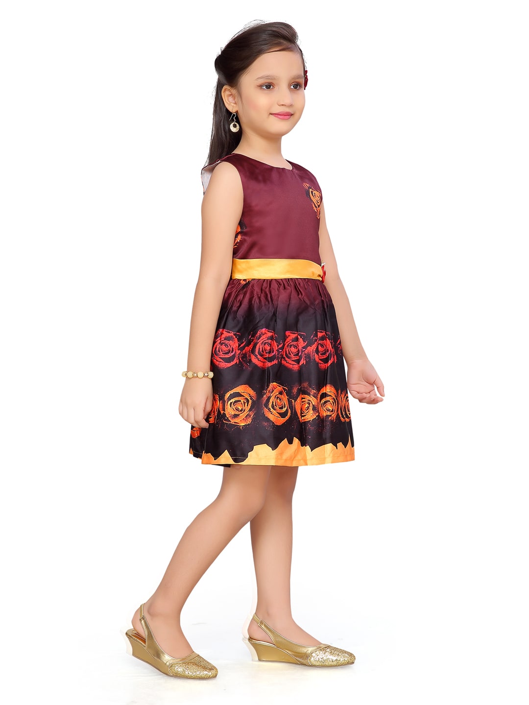 

Aarika Brown Satin Sleeveless Knee Length Princess Frock ( Pack of 1 )