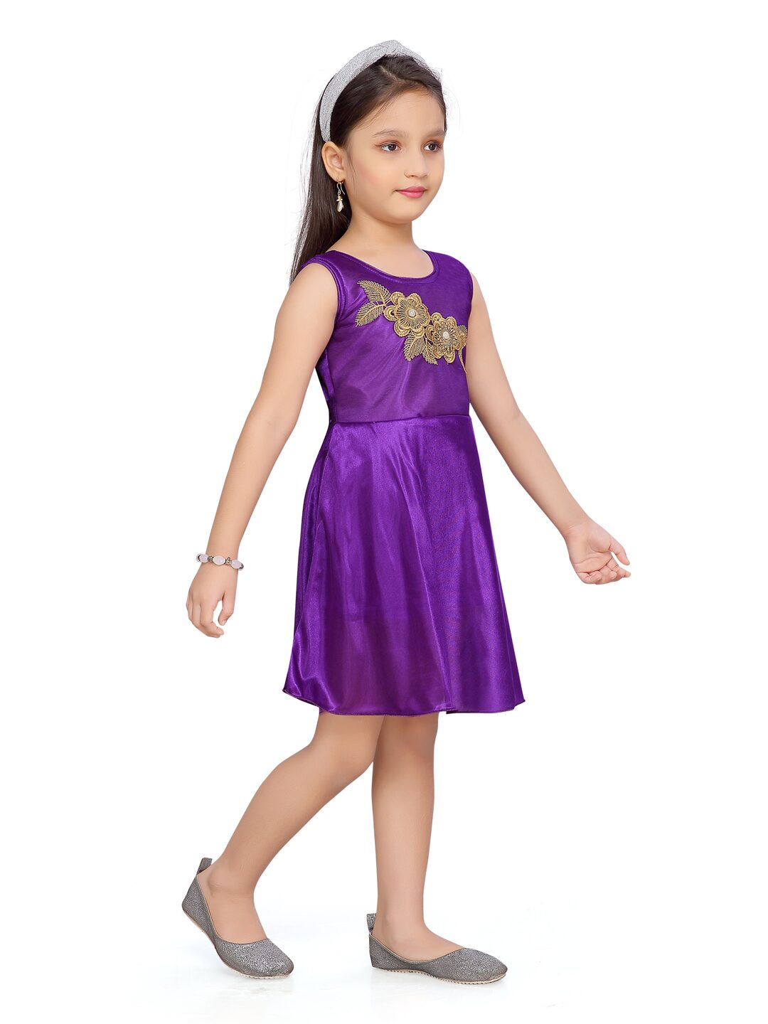 

Aarika Purple Synthetic Sleeveless Knee Length Princess Frock ( Pack of 1 )