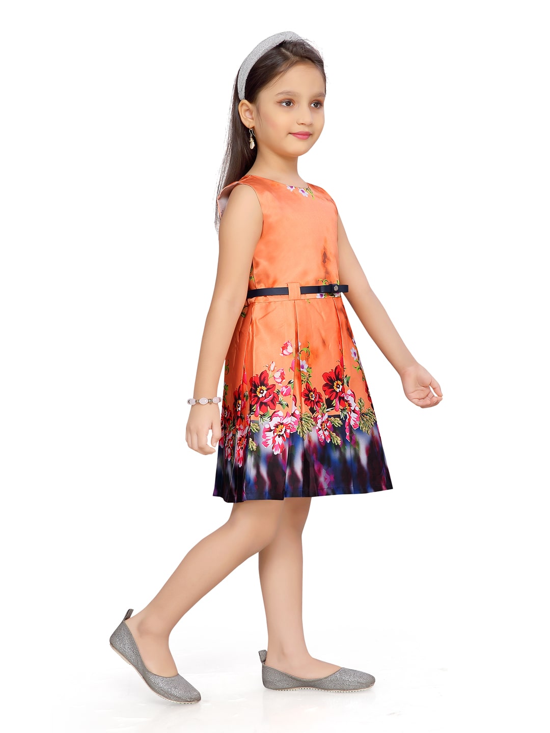 

Aarika Orange Satin Sleeveless Knee Length Princess Frock ( Pack of 1 )