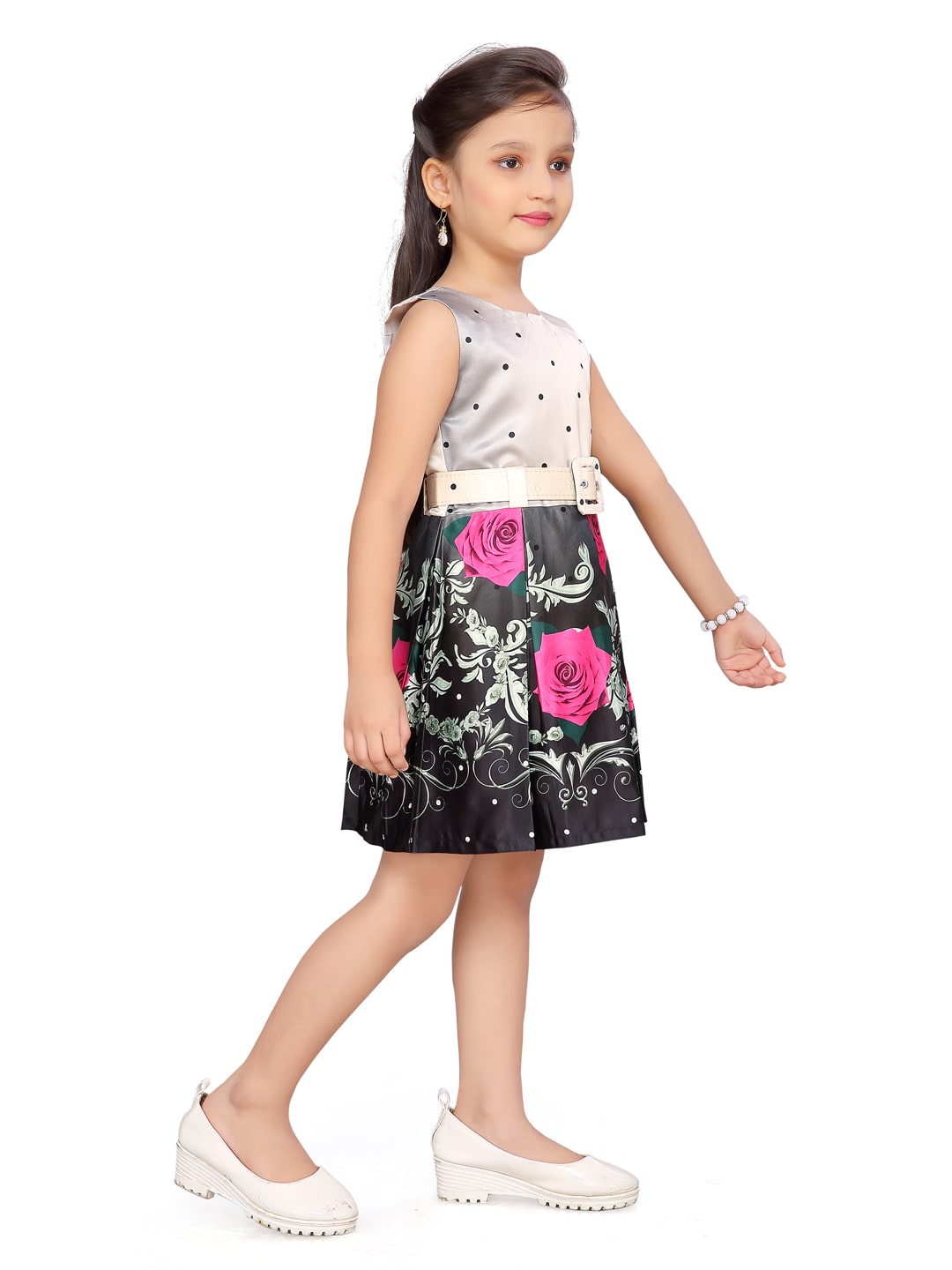 

Aarika Pink Satin Sleeveless Knee Length Princess Frock ( Pack of 1 )