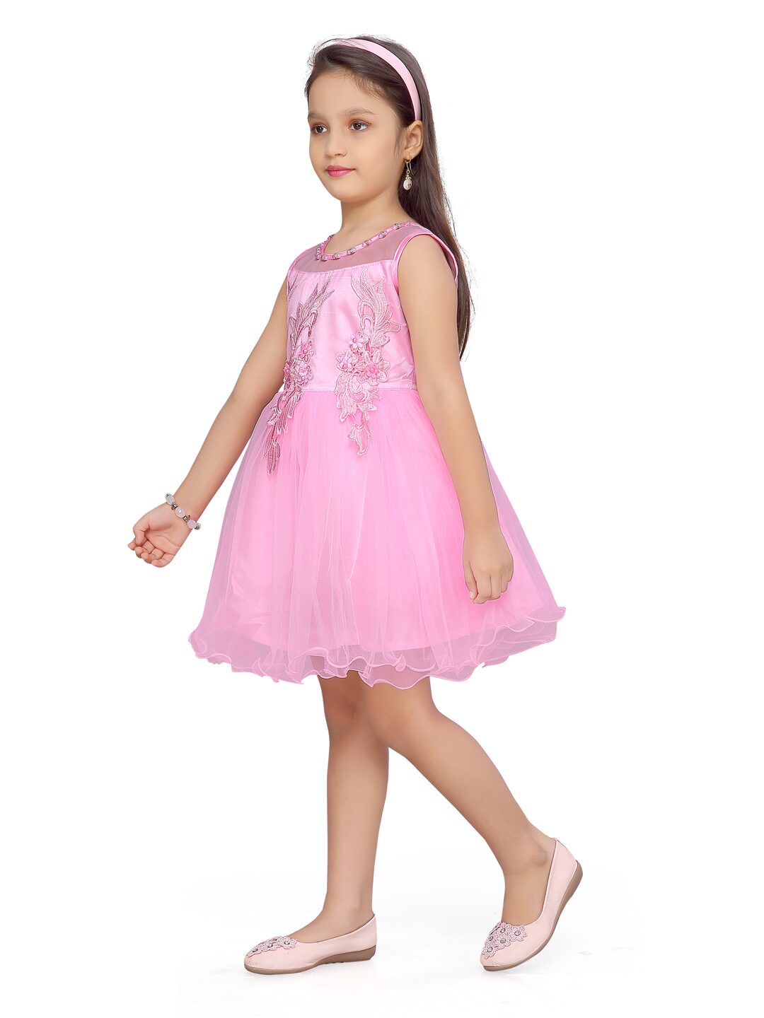 

Aarika Pink Net Sleeveless Knee Length Princess Frock ( Pack of 1 )