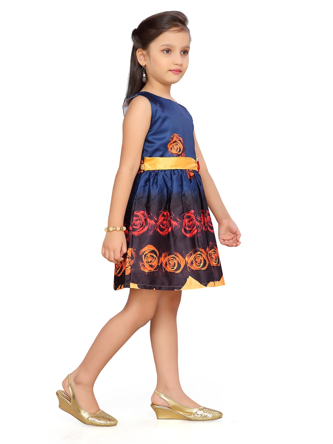 

Aarika Blue Satin Sleeveless Knee Length Princess Frock ( Pack of 1 )