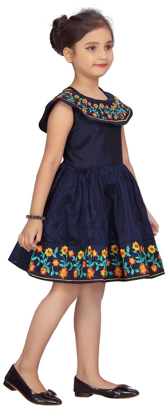 

Aarika Blue Silk Sleeveless Knee Length Princess Frock ( Pack of 1 )