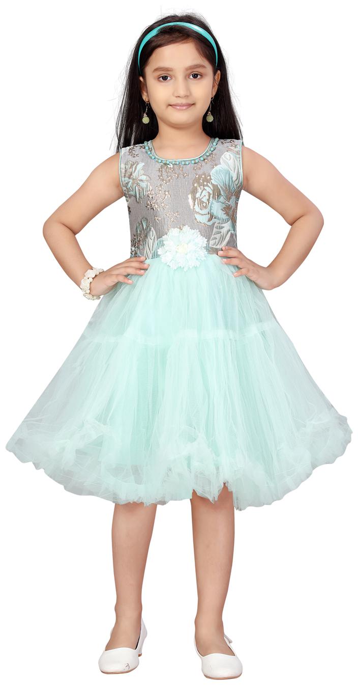 

Aarika Green Net Sleeveless Knee Length Princess Frock ( Pack of 1 )
