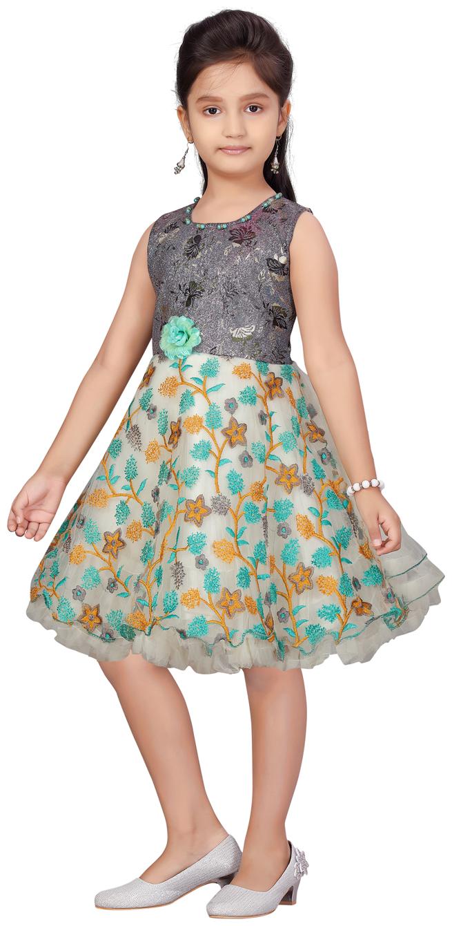 

Aarika Green Net Sleeveless Knee Length Princess Frock ( Pack of 1 )