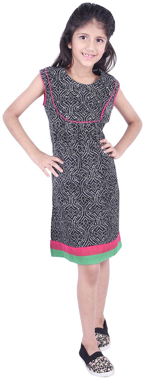 

AMMANYA Black Cotton Sleeveless Knee Length Collar Frock ( Pack of 1 )