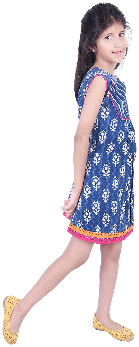 

AMMANYA Blue Cotton Sleeveless Knee Length Collar Frock ( Pack of 1 )
