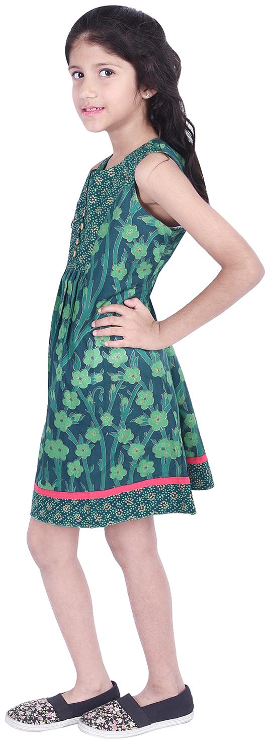 

AMMANYA Green Cotton Sleeveless Knee Length Collar Frock ( Pack of 1 )