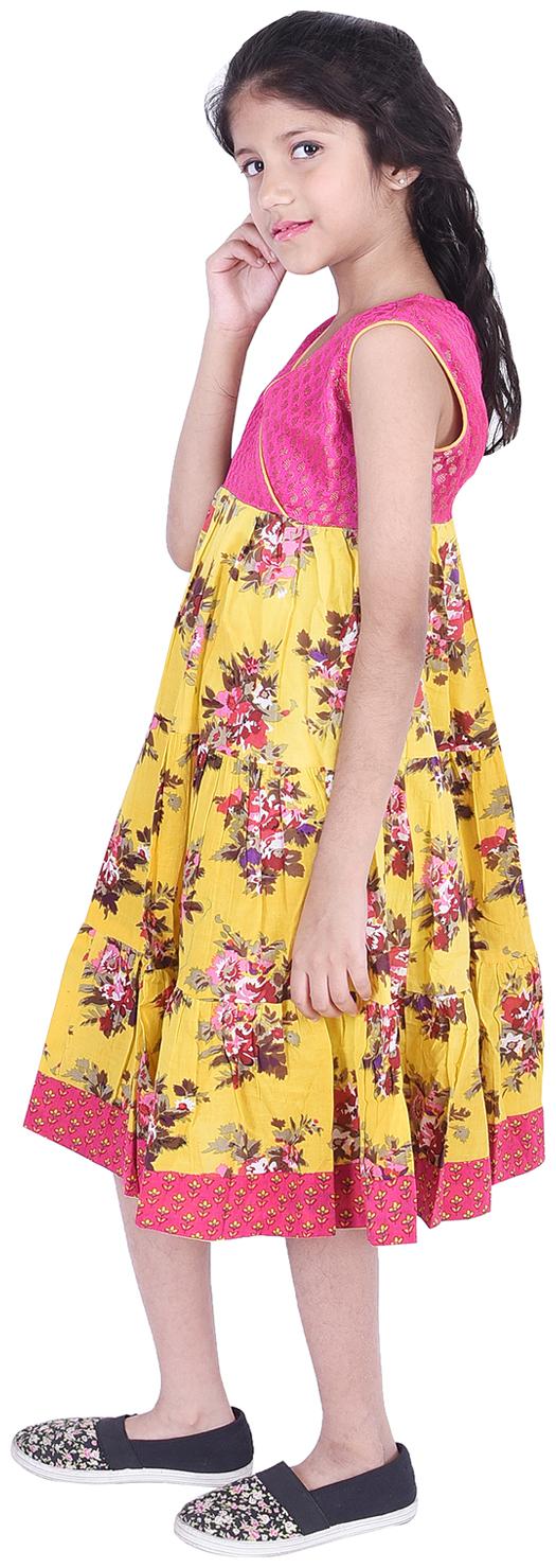 

AMMANYA Yellow Cotton Sleeveless Knee Length Collar Frock ( Pack of 1 )