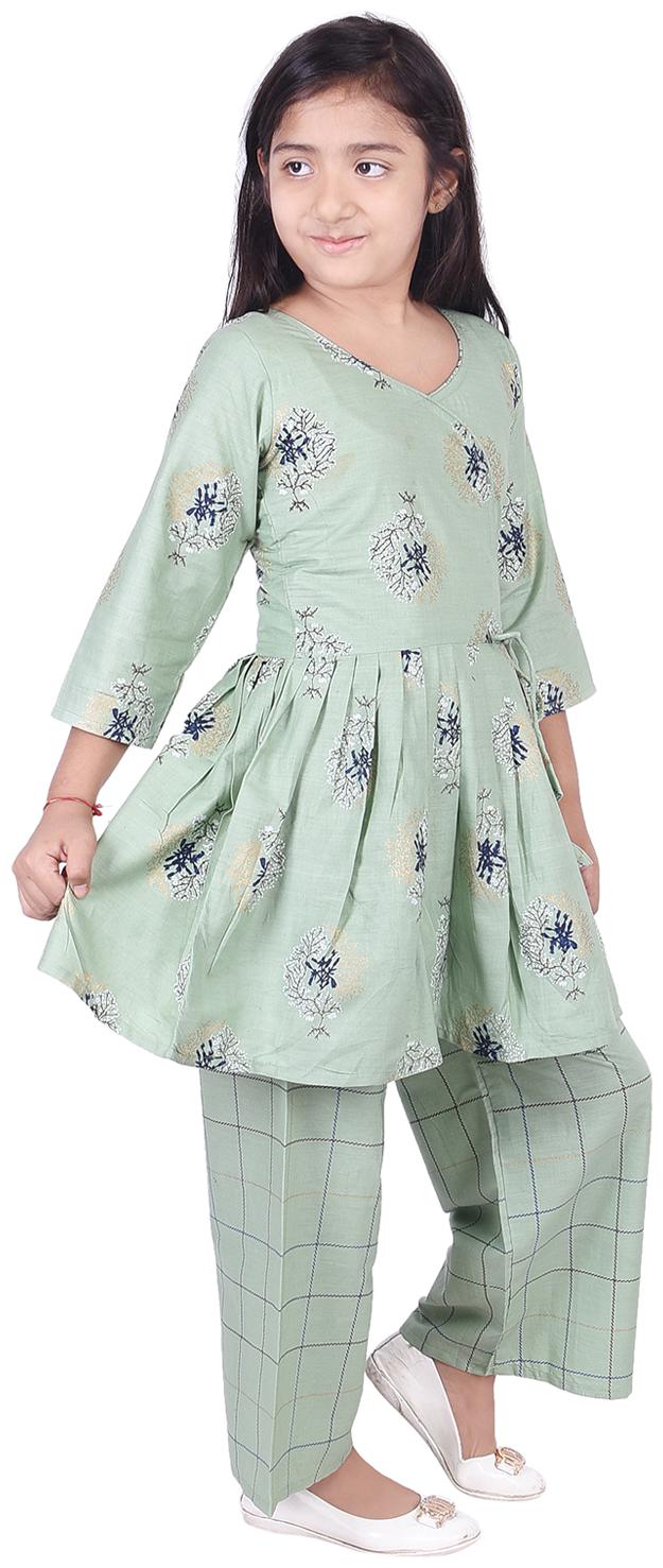 

Anand trading Co Girl s Cotton Printed 3 4th sleeves Kurti salwar set - Green