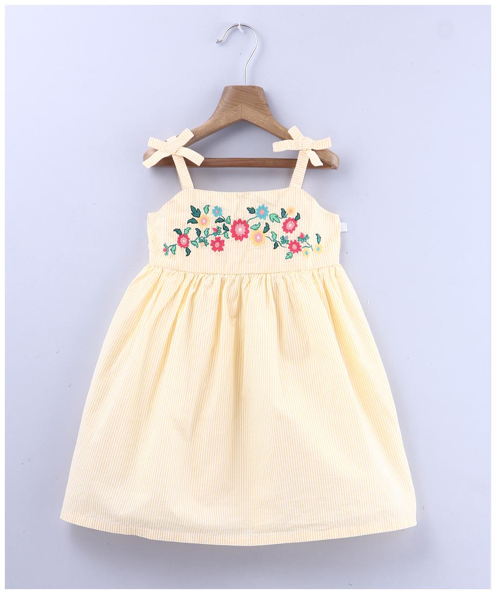 

Beebay Yellow Cotton Sleeveless Knee Length Princess Frock ( Pack of 1 )