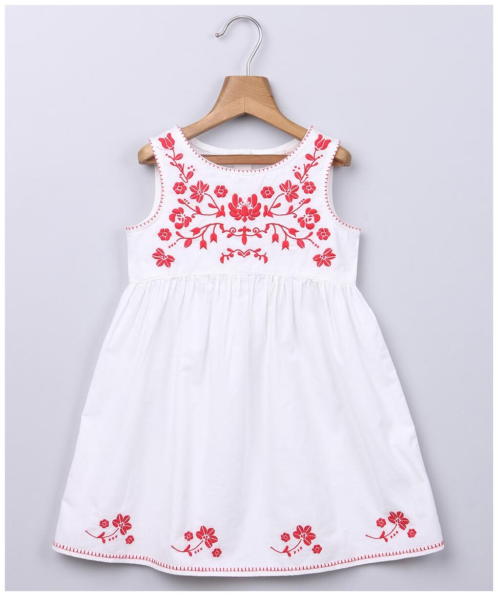 

Beebay White Cotton Blend Sleeveless Knee Length Princess Frock ( Pack of 1 )