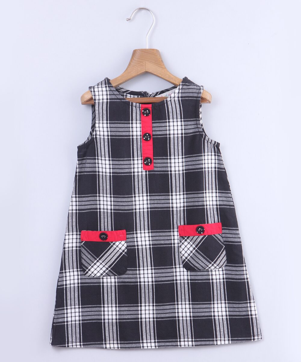 

Beebay Black Cotton Sleeveless Knee Length Princess Frock ( Pack of 1 )