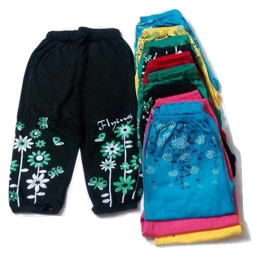 

Fablook Girl Cotton Printed Capri - Multi