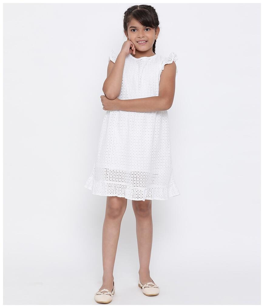 

Oxolloxo White Cotton Short Sleeves Knee Length Princess Frock ( Pack of 1 )