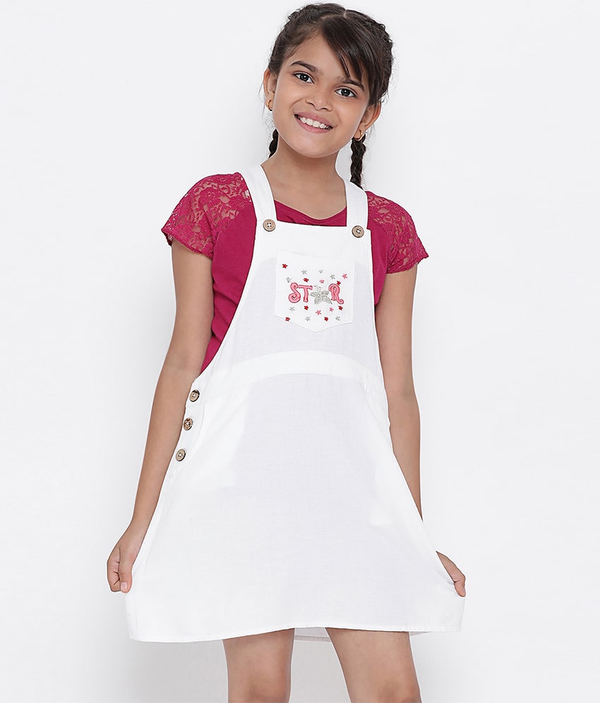 

Oxolloxo White Cotton Sleeveless Midi Princess Frock ( Pack of 1 )