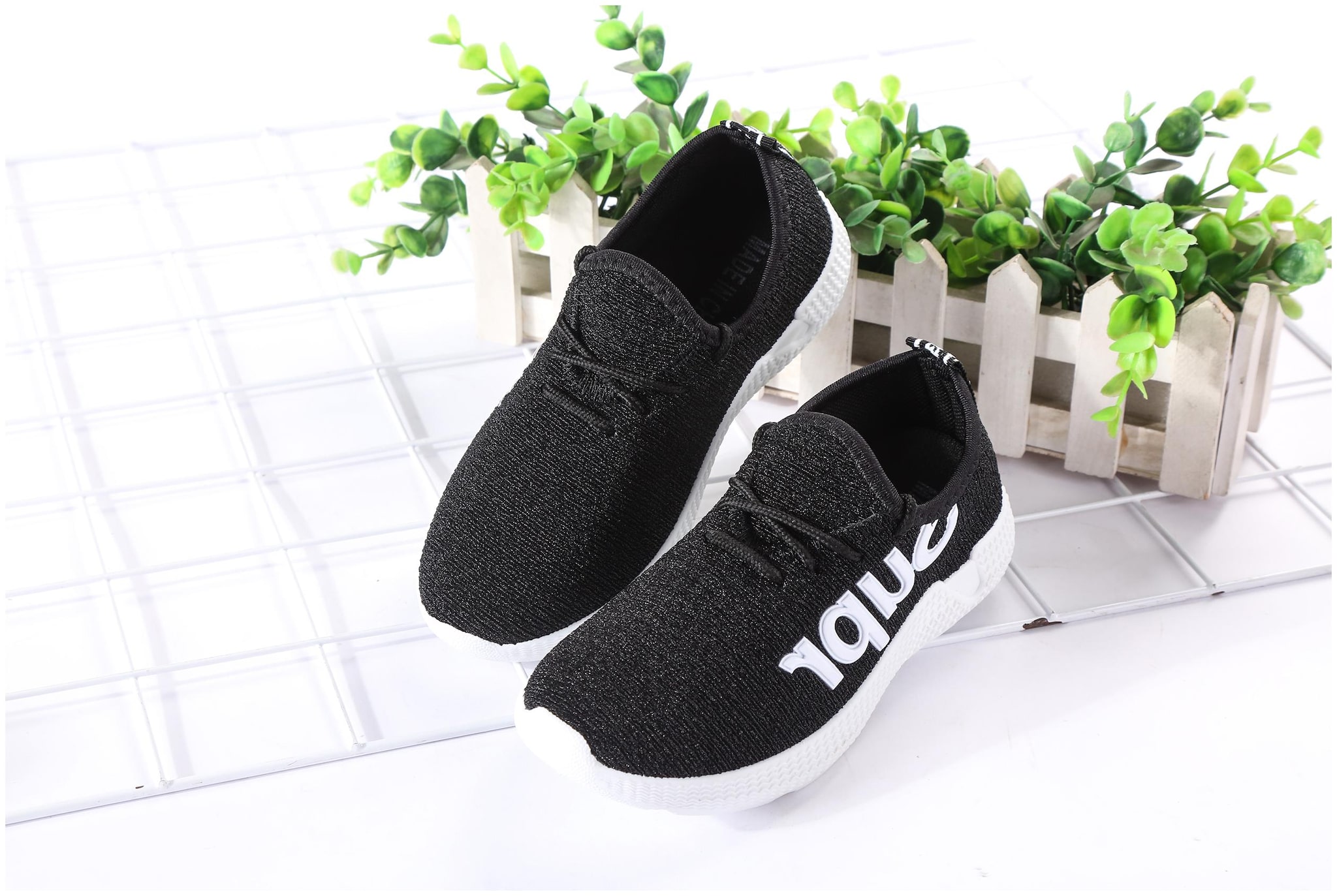 

Enso Black Boys Sport shoes