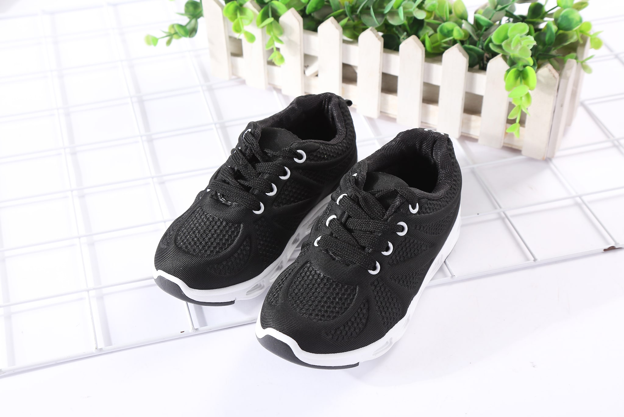 

Enso Black Boys Sport shoes