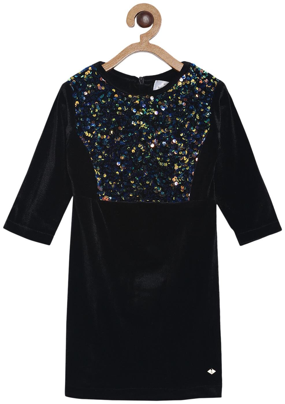

Tales Stories Black Velvet 3 4th Sleeves Maxi Princess Frock ( Pack of 1 )