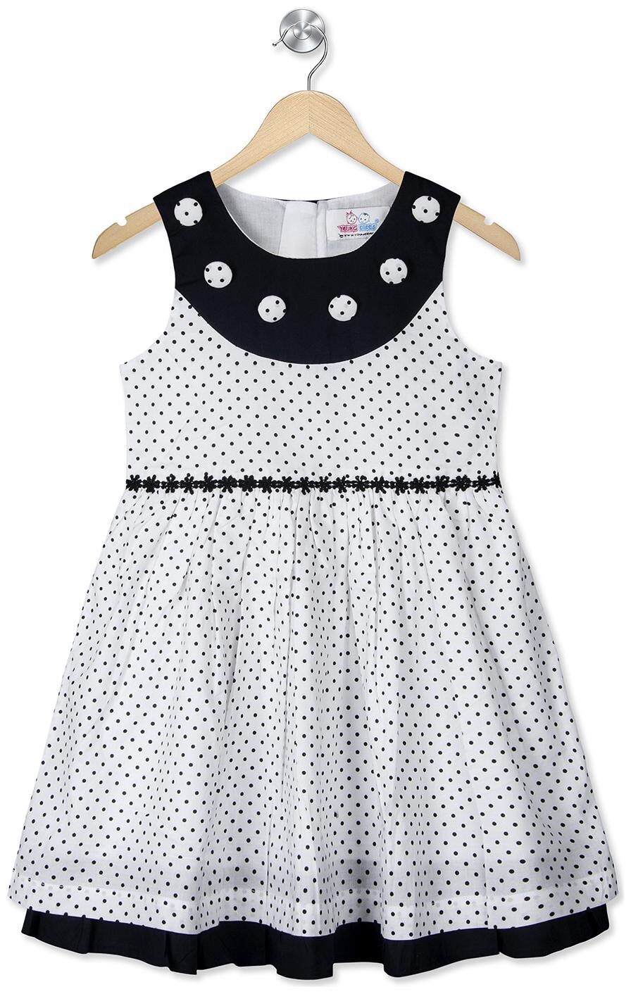 

Young Birds Black White Cotton Sleeveless Knee Length Princess Frock ( Pack of 1 )