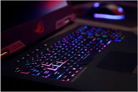 ASUS ROG G703GI-E5148TD (i9-8950HK/ RAM DDR4 2666 16G *4/ 2 TB + 3*512 GB SSD/17.3 Full HD /G sync/144hz/Windows 10/NVIDIA GeForce GTX1080/2 Yrs Warranty) -Aluminum Titanium
