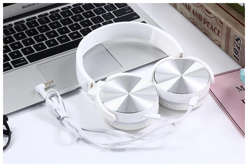 

AZANIA EXTRA BASS 0 1 On-Ear Wired Headphone ( White )