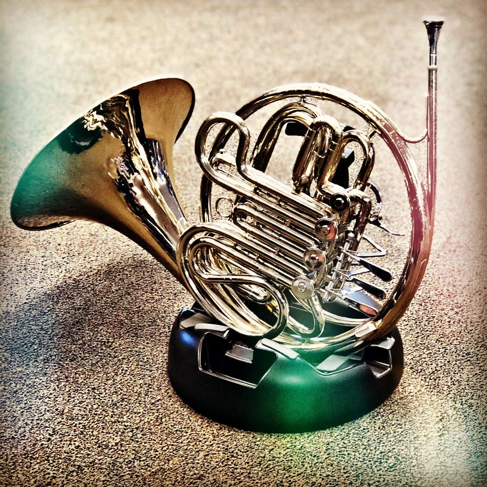 Peak The Dome French Horn Stand Stands