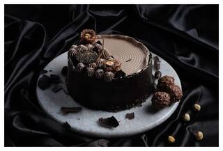 Ferrero Rocher Cake [Eggless]