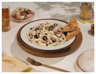 Olive & Mushroom Alfredo Pasta [White Sauce]