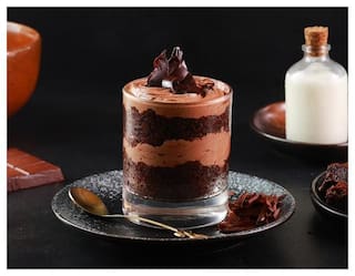 Rich Chocolate Mousse Cake