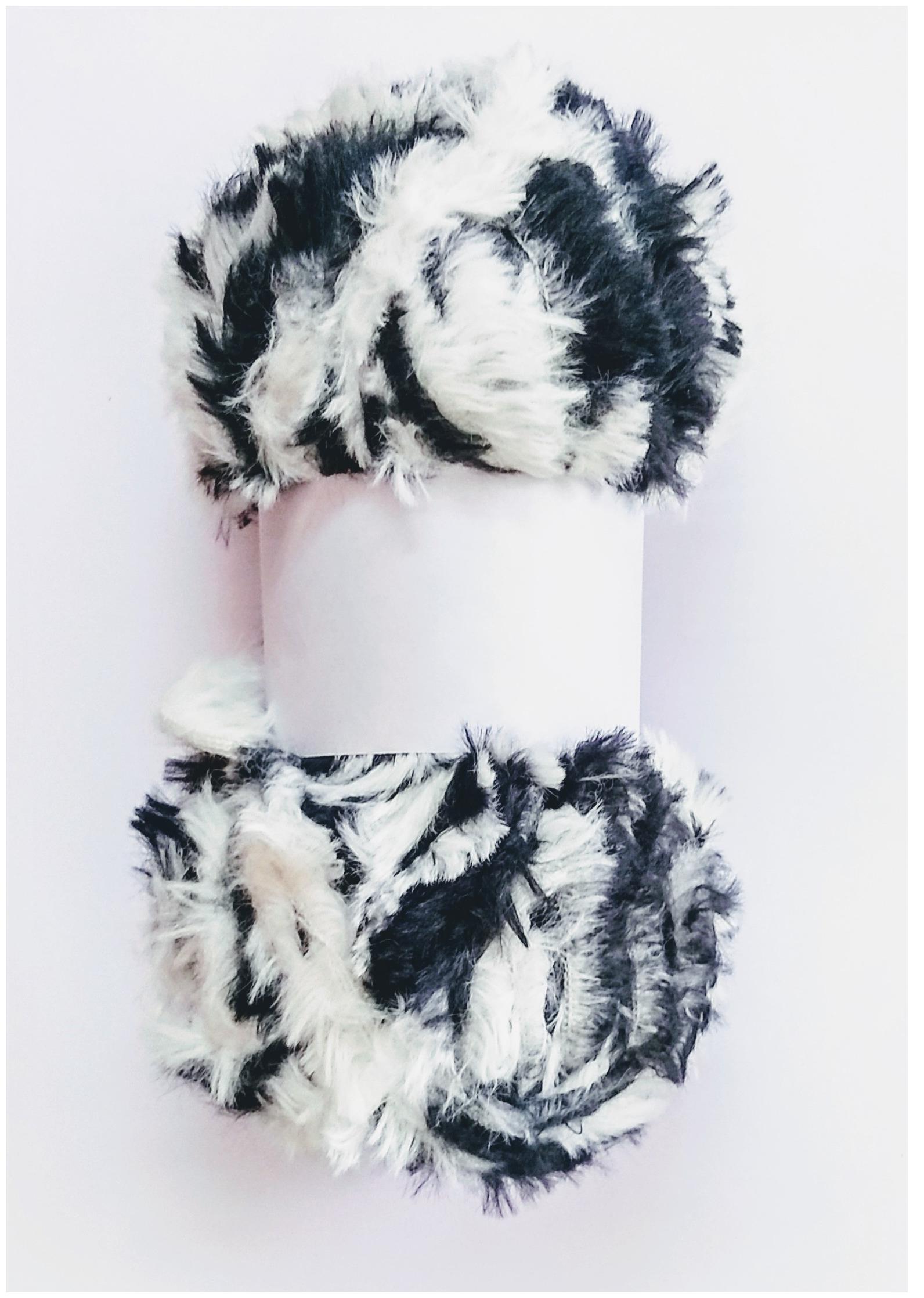 

Super Soft Faux Fur Chunky Wool Yarn for Knitting and Crochet Project 100 gm -